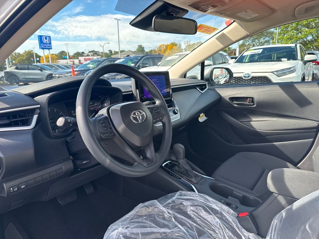 2025 Toyota Corolla LE photo 16