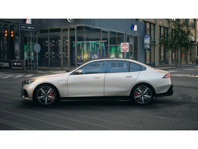 Thumbnail: 2026 BMW 5 Series - 4