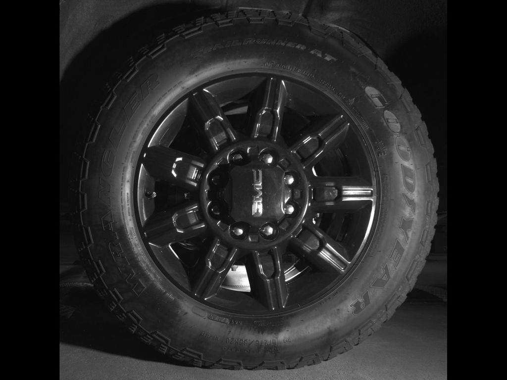 Used 2024 Gray GMC AT4 image 10