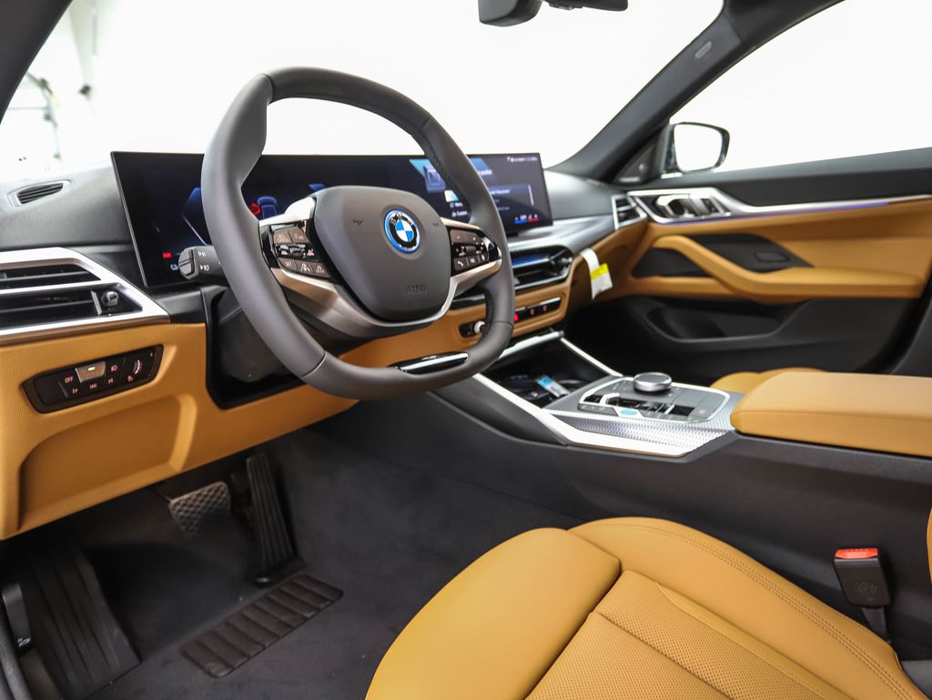 Thumbnail: 2025 BMW i4 - 10