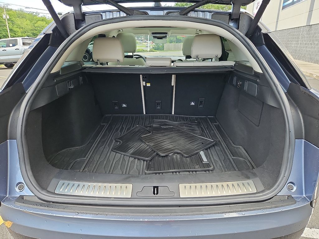 Thumbnail: 2019 Land Rover Range Rover Velar - 31