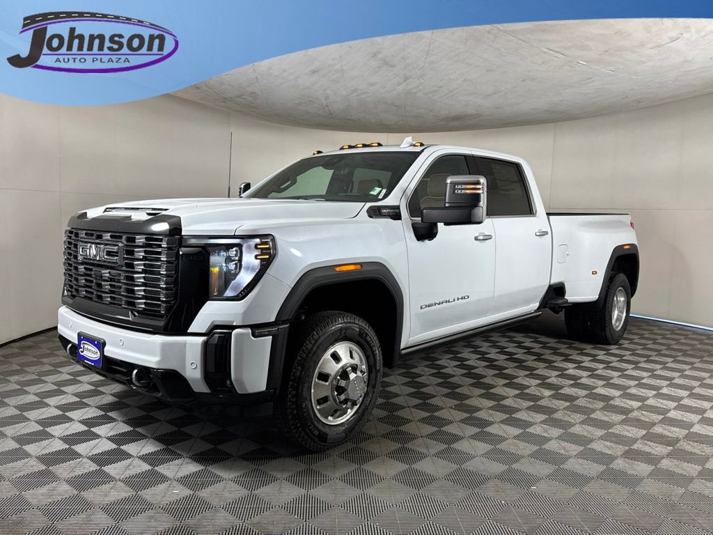 Glacier White Tricoat 2026 GMC Sierra 3500HD Pickup Truck Four-Wheel Drive Automatic