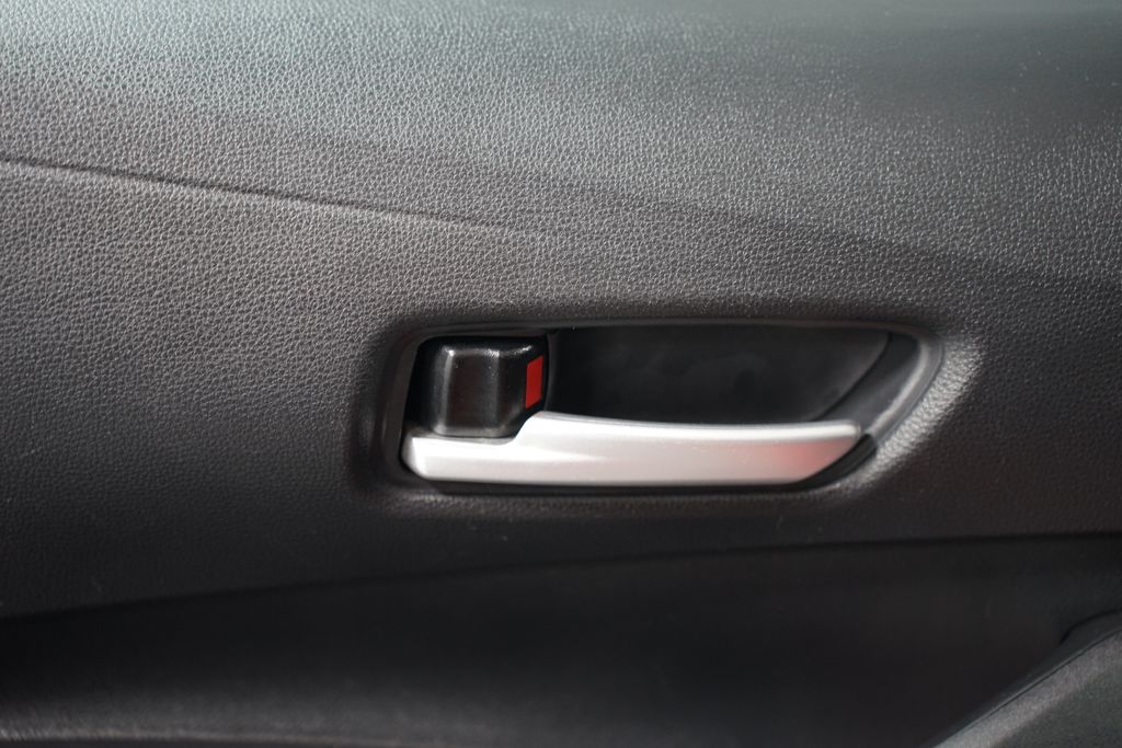2021 Toyota Corolla LE 28