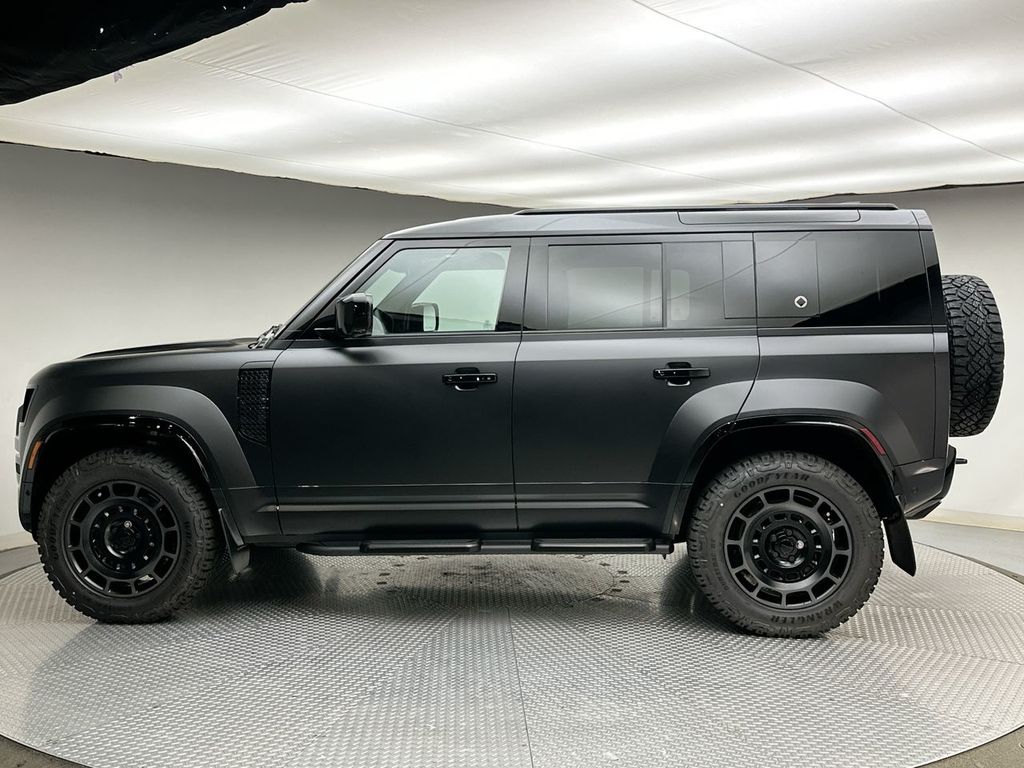 Thumbnail: 2026 Land Rover Defender - 10