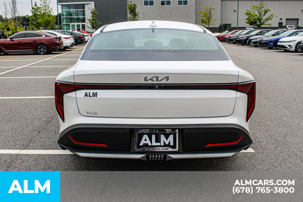 Used 2025 White Kia LXS image 11