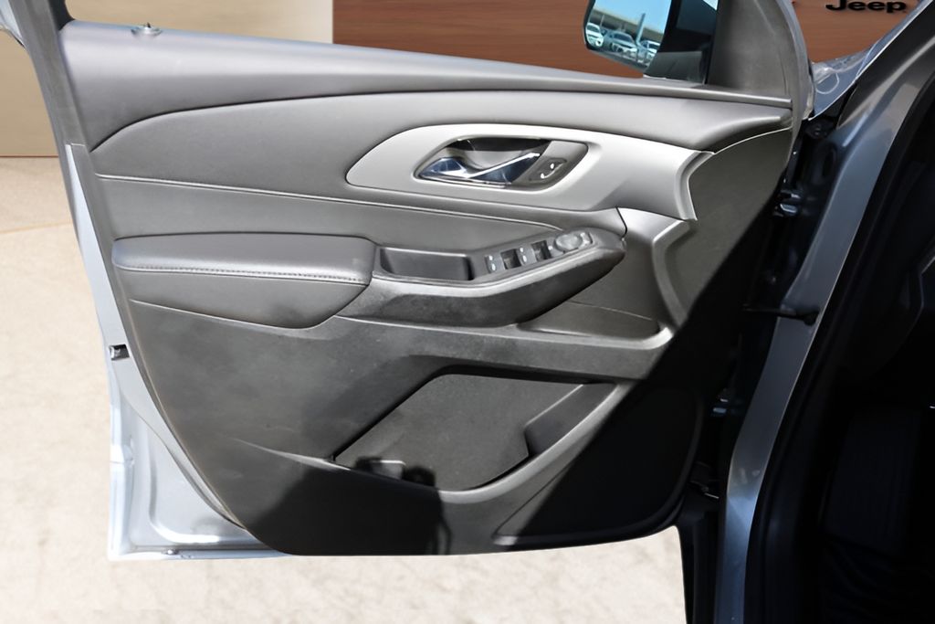 Used Car 2023 Chevrolet Traverse  Lt For Sale Under $30,000 In Austin, Texas