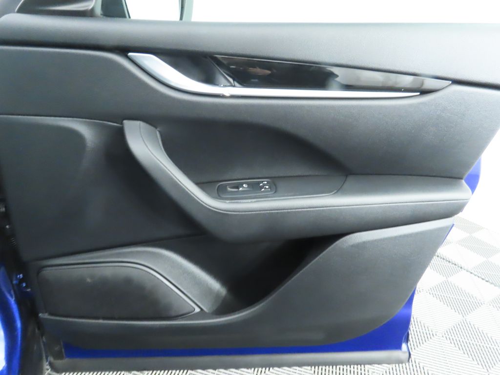 Thumbnail: 2021 Maserati Levante - 26