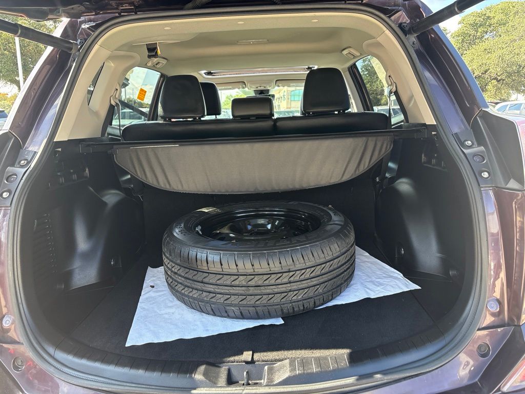 Thumbnail: 2016 Toyota RAV4 - 21