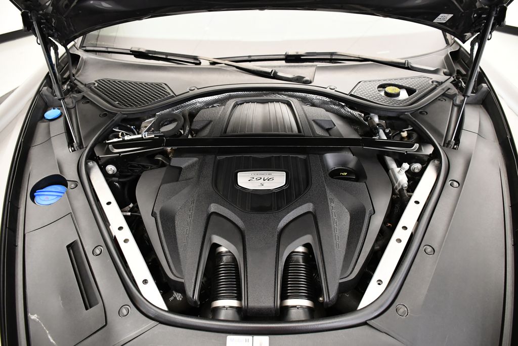 Thumbnail: 2018 Porsche Panamera - 11