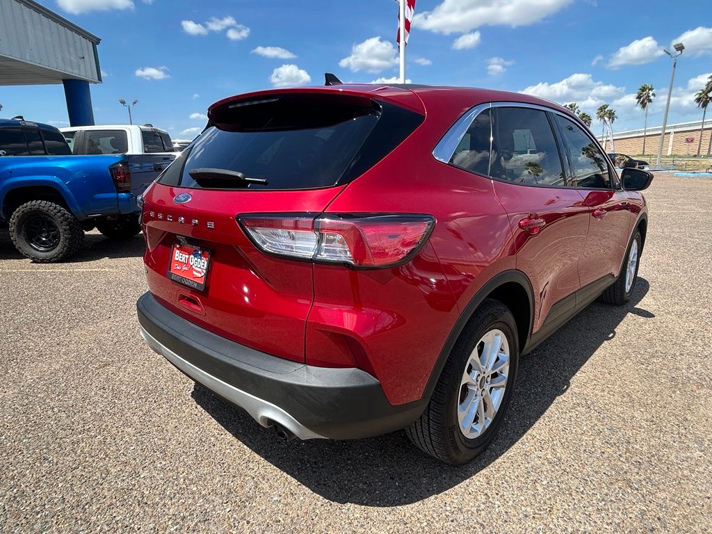 Used 2021 Red Ford SE image 6