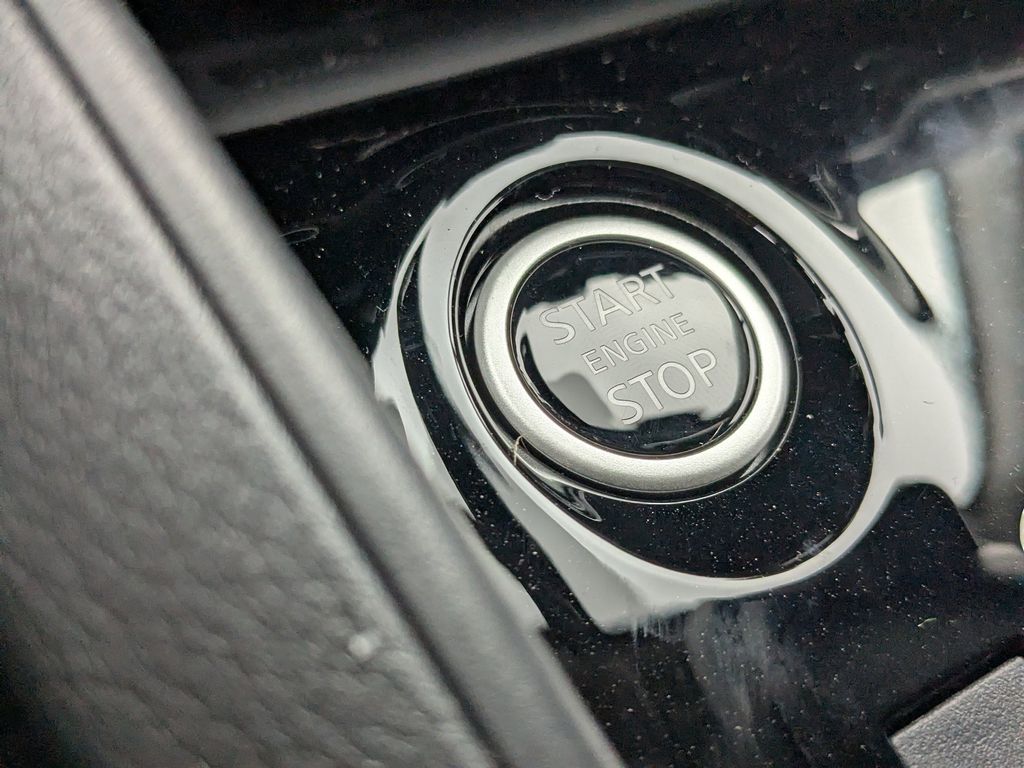 New 2025 Nissan Versa Sedan
