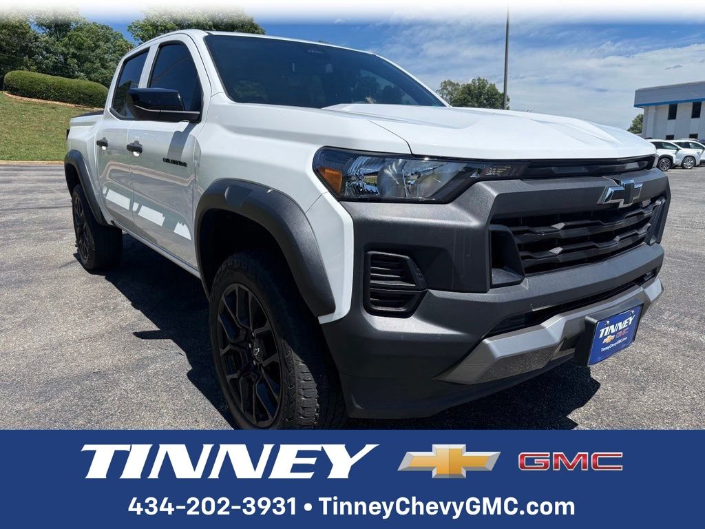 Summit White 2024 Chevrolet Colorado Pickup Truck Four-Wheel Drive 8-Speed Automatic