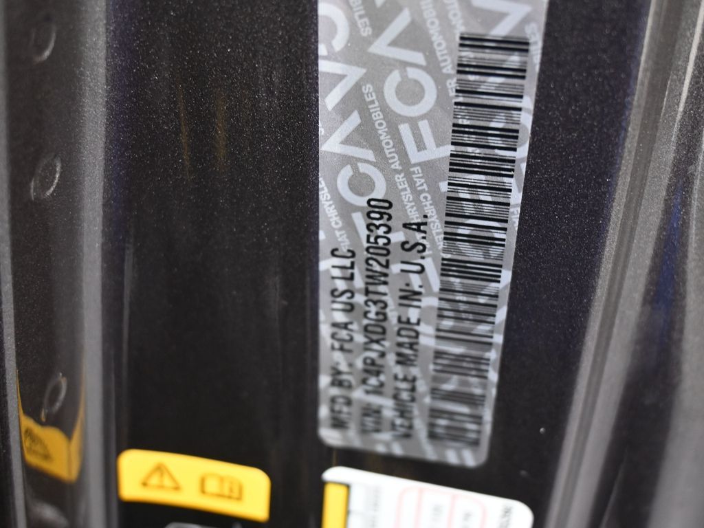 New 2026 Granite Crystal Metallic Clearcoat Jeep Sport image 15