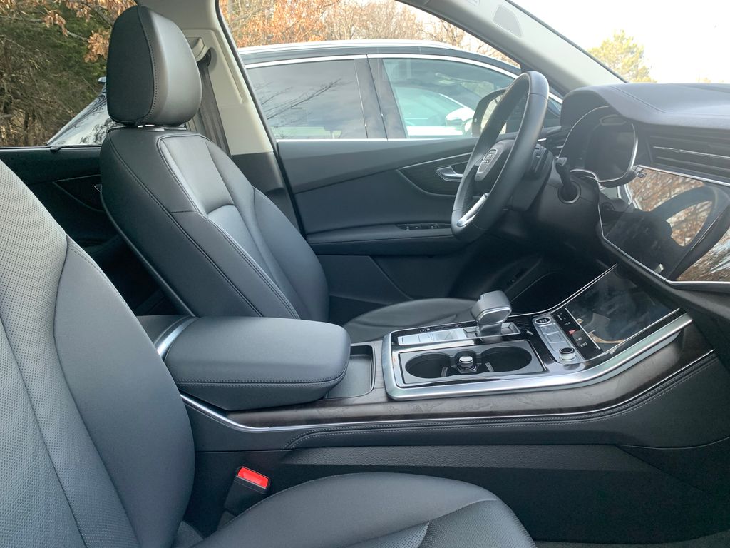 Thumbnail: 2023 Audi Q7 - 11