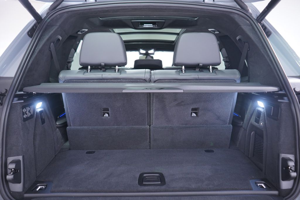 Thumbnail: 2023 BMW X7 - 24