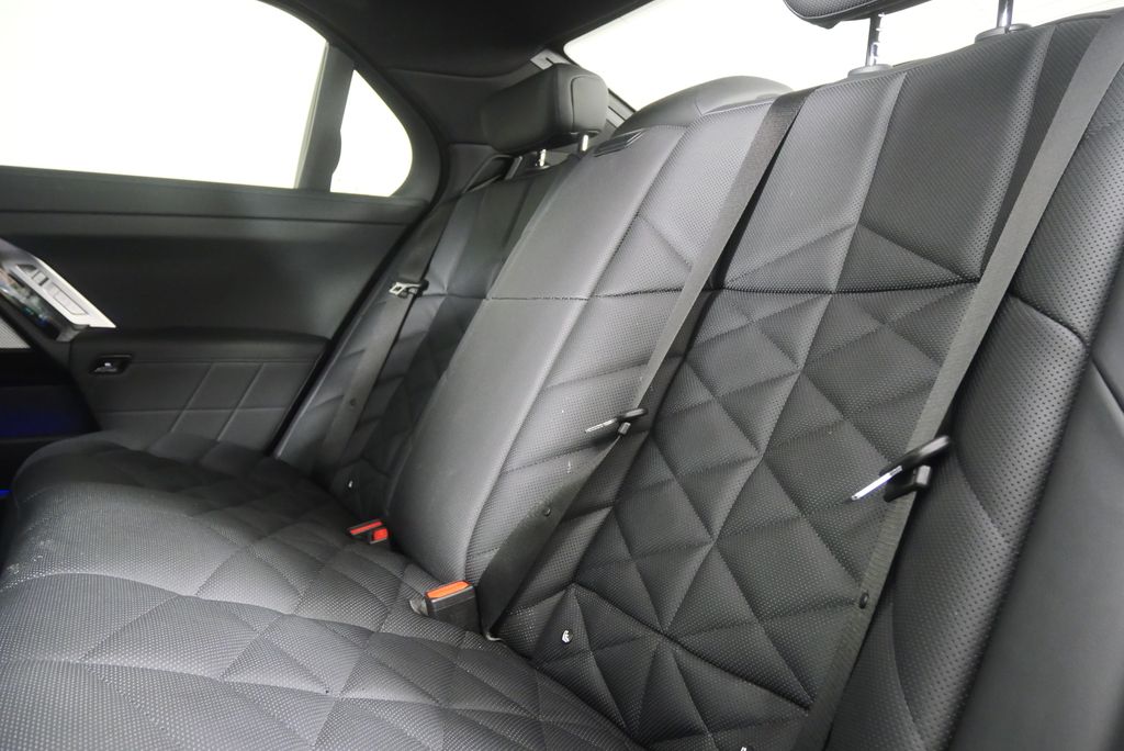 Thumbnail: 2023 BMW 7 Series - 16