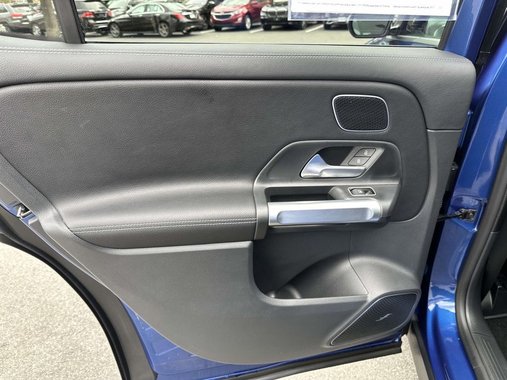 Thumbnail: 2024 Mercedes-Benz GLB - 30