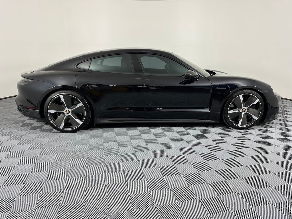 Thumbnail: 2020 Porsche Taycan - 11