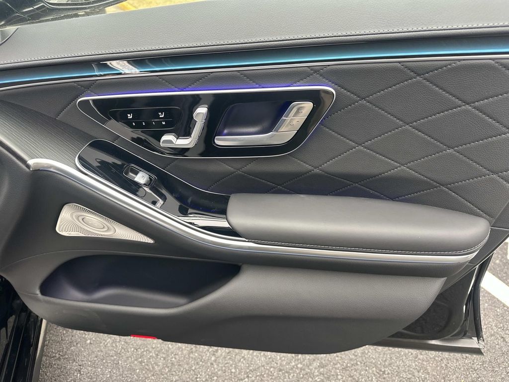 Thumbnail: 2025 Mercedes-Benz S-Class - 18
