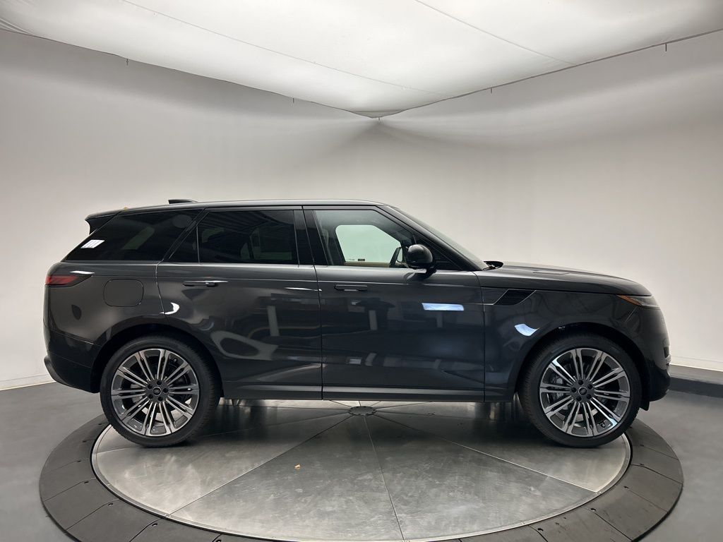Thumbnail: 2025 Land Rover Range Rover Sport - 6
