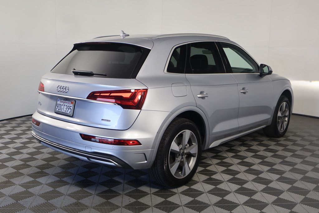 Thumbnail: 2022 Audi Q5 - 4