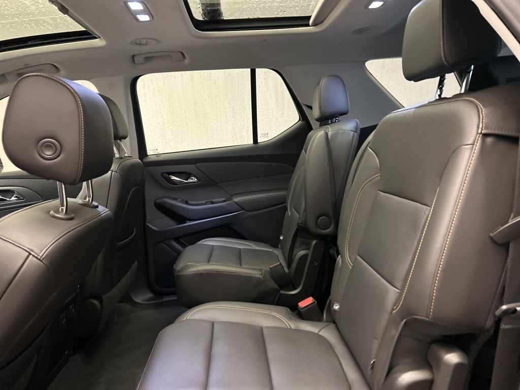 Thumbnail: 2021 Chevrolet Traverse - 23
