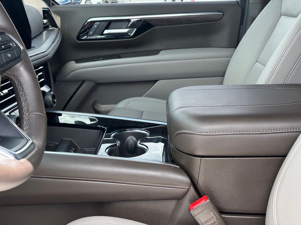 Used Car 2025 Chevrolet Suburban  Z71 For Sale Under $70,000 In Austin, Texas