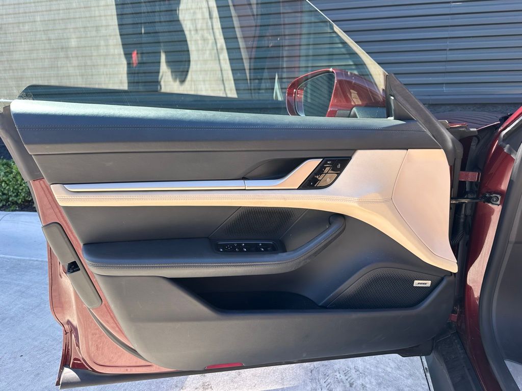 Thumbnail: 2021 Porsche Taycan - 14