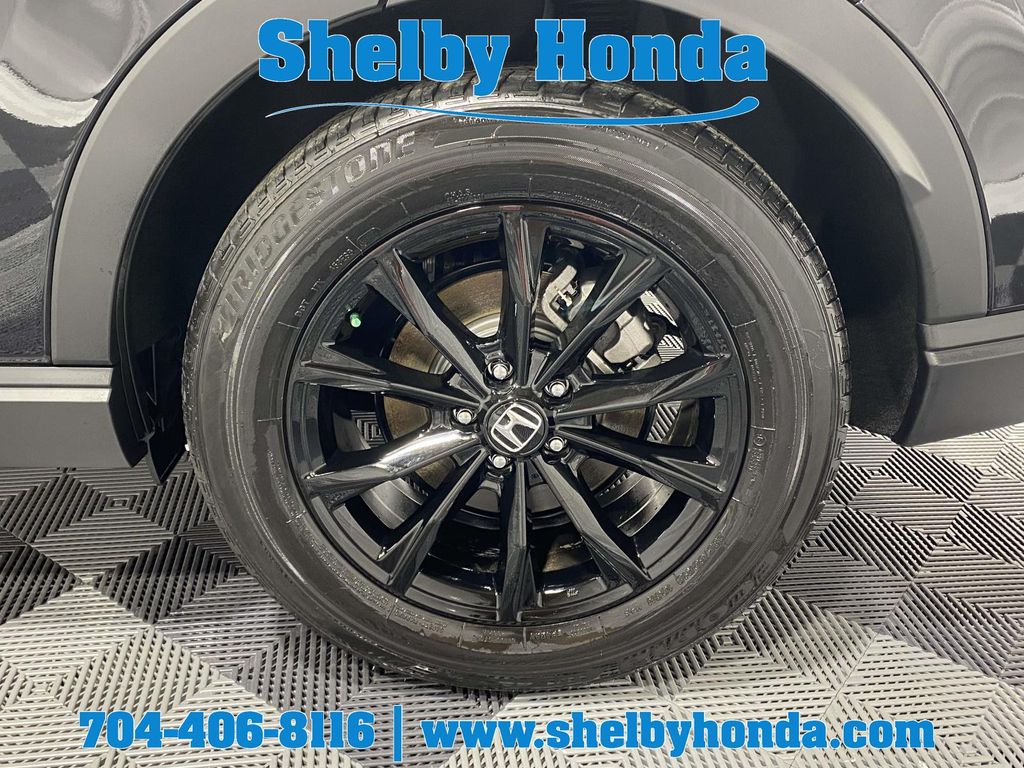 View vehicle photo 7