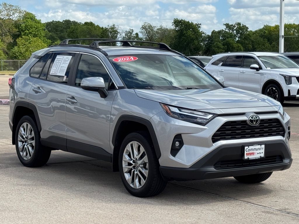 2024 Toyota RAV4 XLE Premium - 10