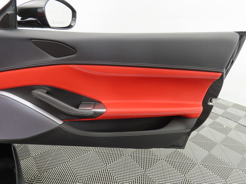 2019 Ferrari Portofino  32