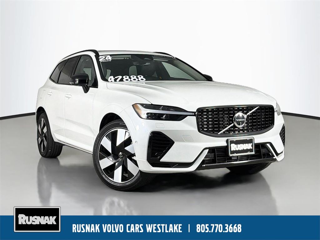 2024 Volvo XC60 Recharge T8 Plus Dark Theme eAWD