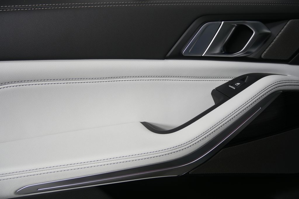 Thumbnail: 2026 BMW X5 - 14