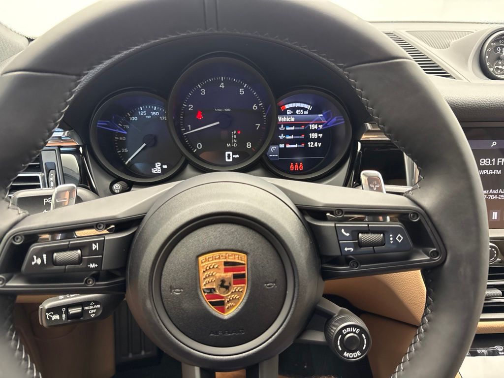 Thumbnail: 2026 Porsche Macan - 31
