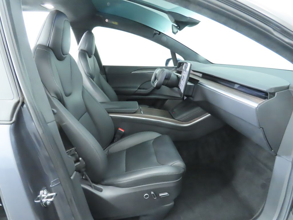 2022 Tesla Model X  28
