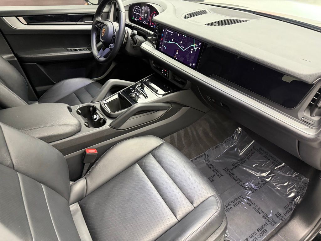 Thumbnail: 2024 Porsche Cayenne - 32