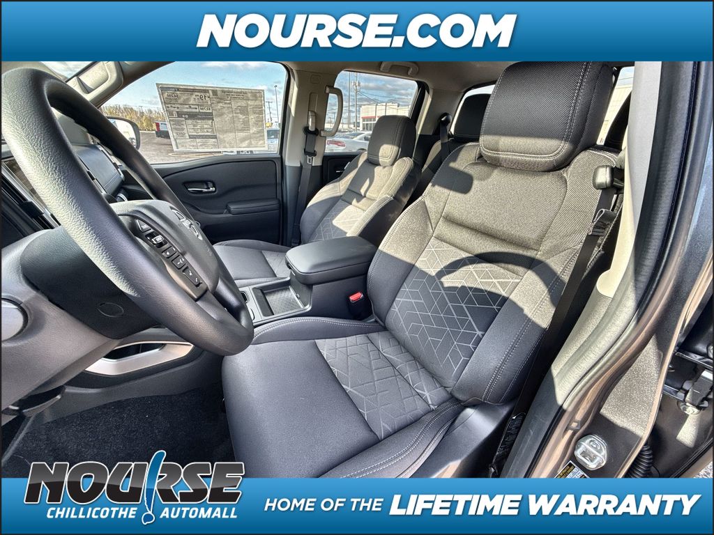 2025 Nissan Frontier SV photo
