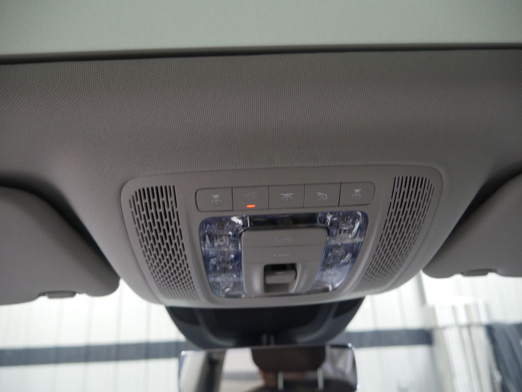 Thumbnail: 2026 Mercedes-Benz GLE - 30