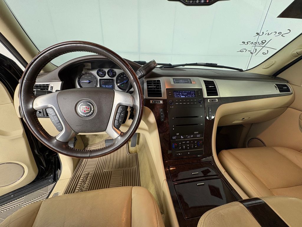 Used 2007 Black Cadillac Base image 8