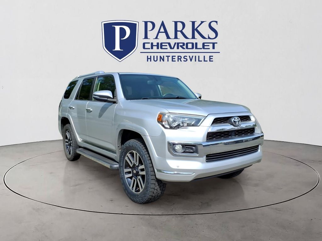 Classic Silver Metallic 2018 Toyota 4Runner SUV / Crossover 4X2 5-Speed Automatic Overdrive