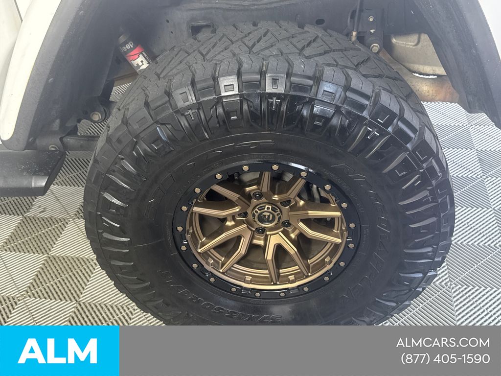 Used 2020 White Jeep Rubicon image 22