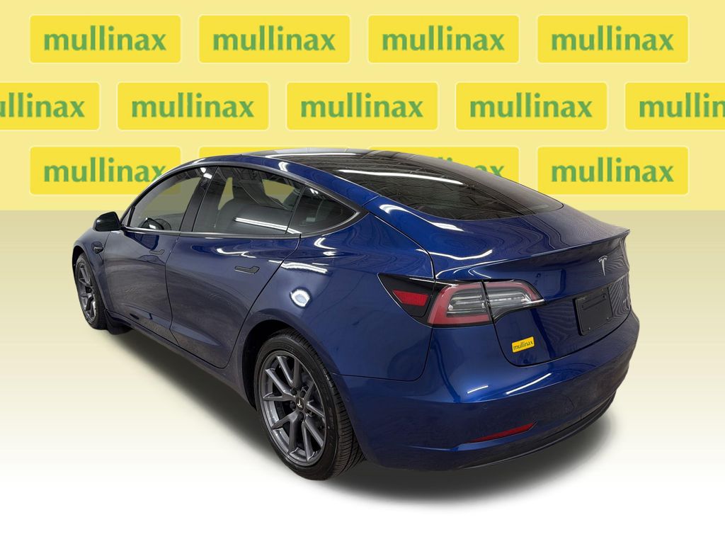 Used 2022  Tesla Long Range image 9