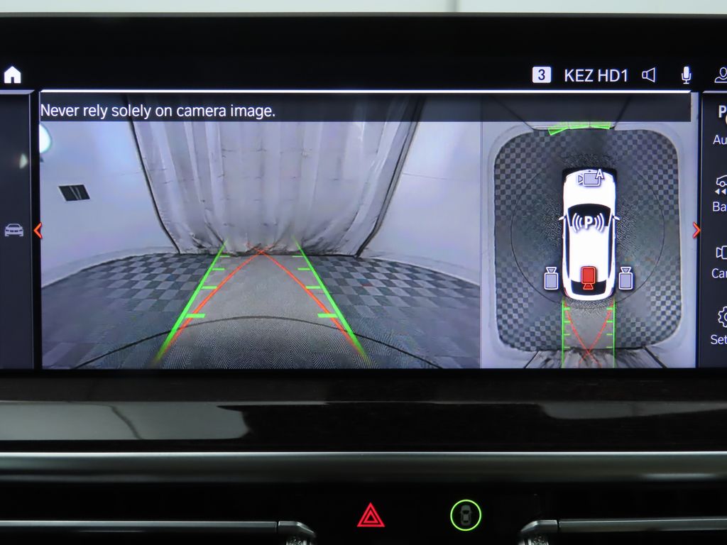 Thumbnail: 2025 BMW X4 - 16