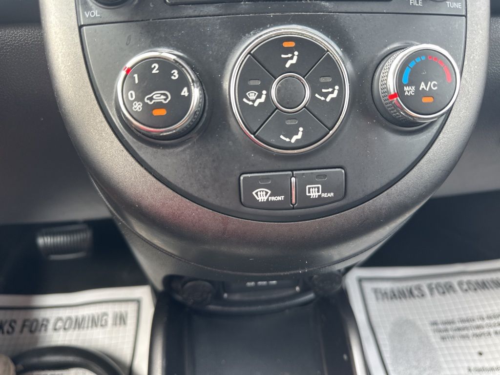 2013 Dune Kia Soul Plus FWD Hatchback