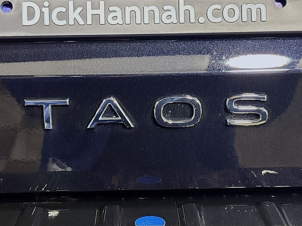 2025 Volkswagen Taos 1.5T SE Black