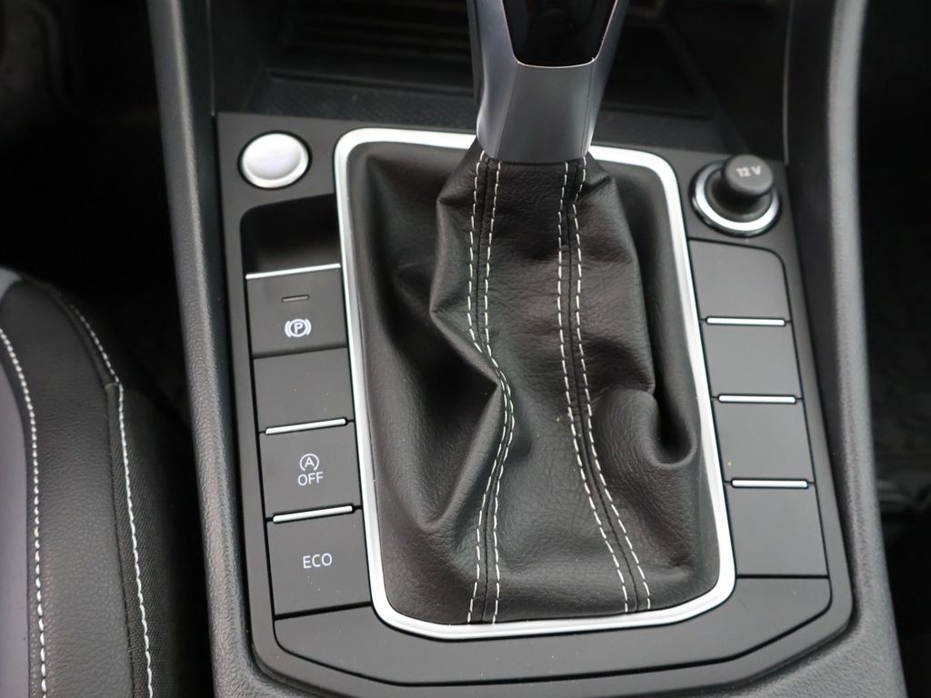 2025 Volkswagen Jetta SE - Photo 15