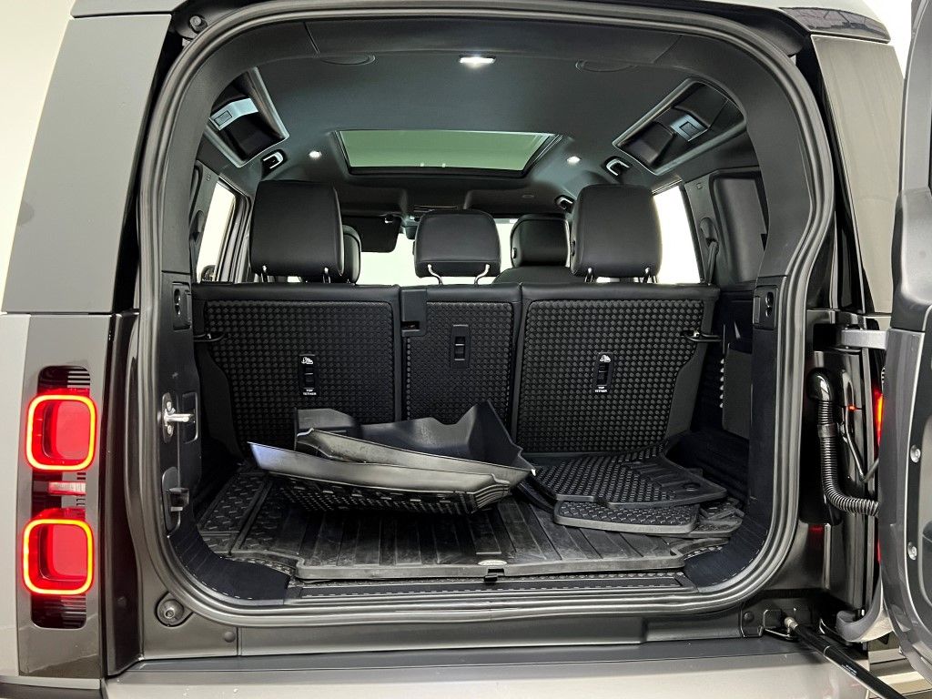 Thumbnail: 2024 Land Rover Defender - 7