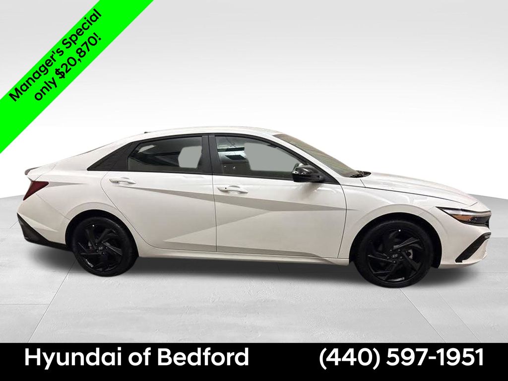 2026 Hyundai Elantra SEL Sport - Image 4