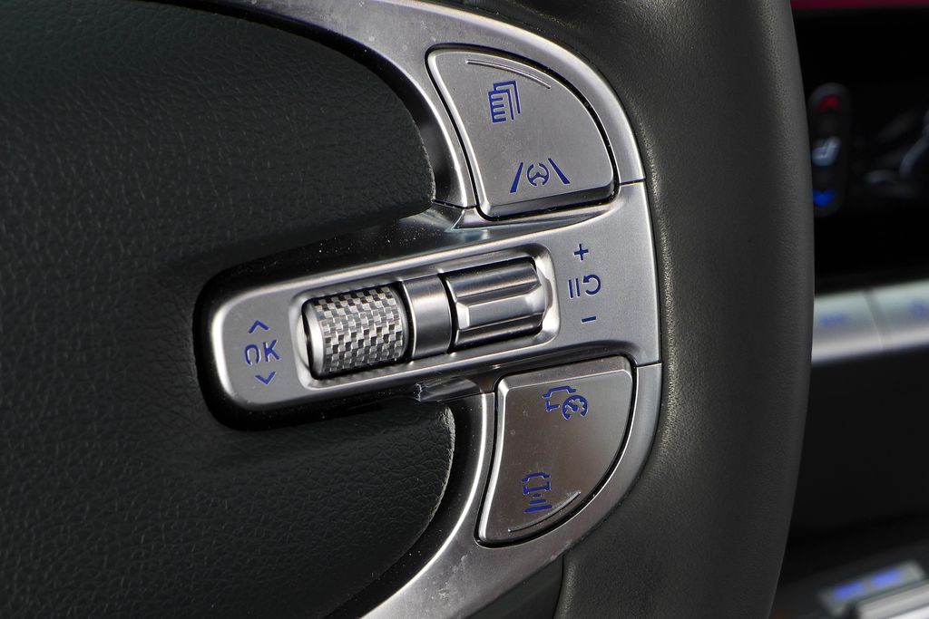 2023 Genesis GV70 2.5T 30