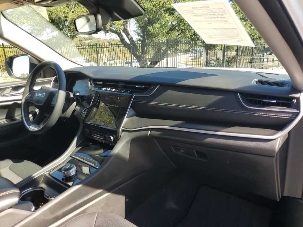 Used Car 2024 Jeep Grand Cherokee  Laredo For Sale Under $25,000 In Austin, Texas